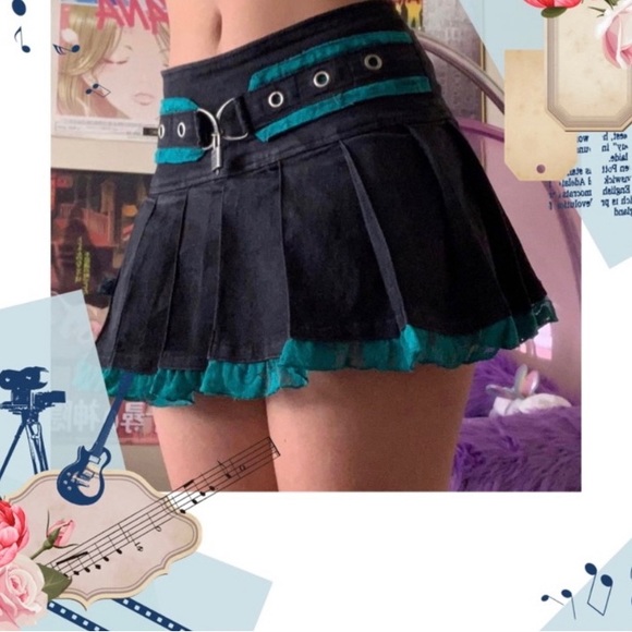 🚨HOLD:/Tripp Nyc Lock Me Up pleated skirt - Picture 7 of 14